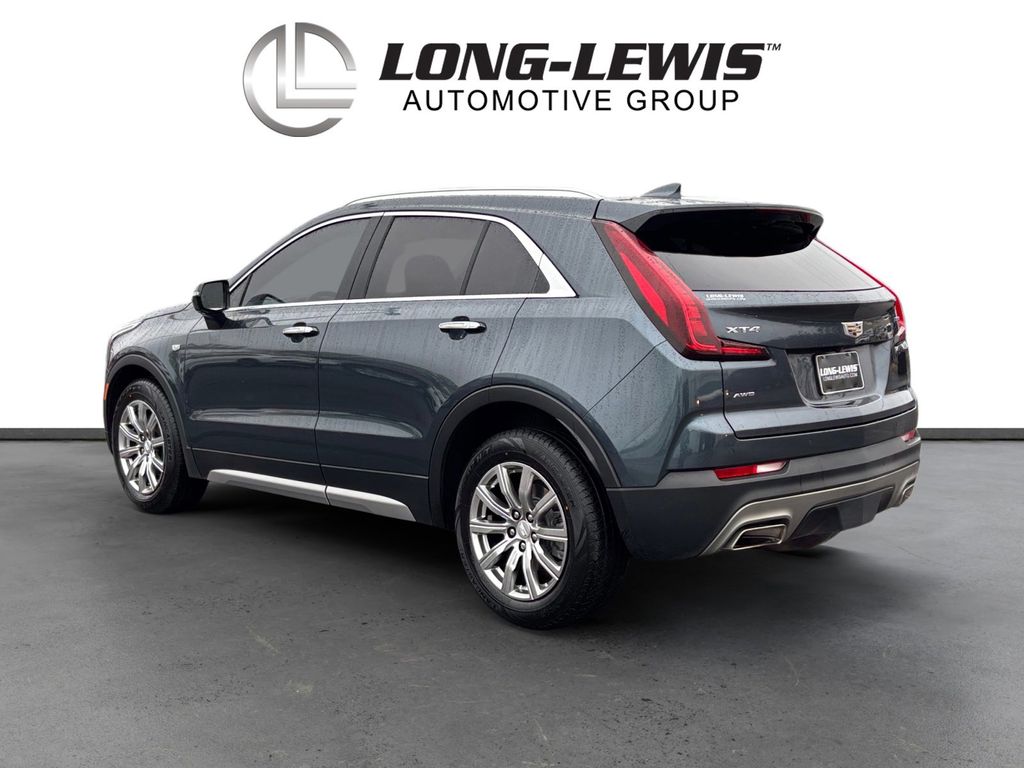 2021 Cadillac XT4 Premium Luxury photo 3
