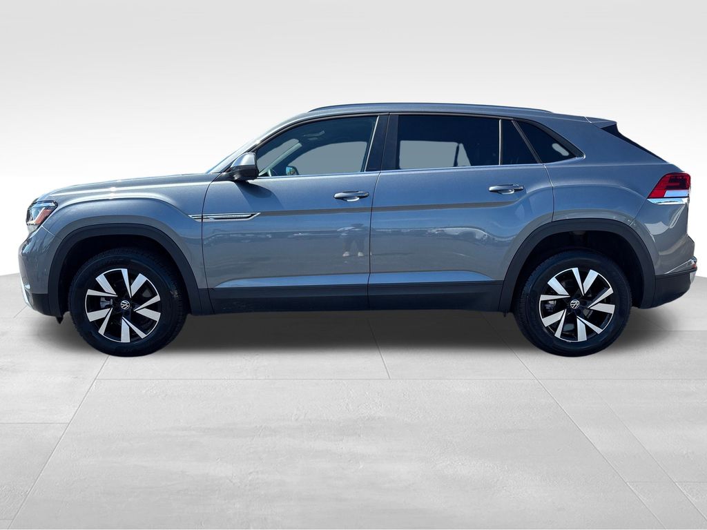 2022 Volkswagen Atlas Cross Sport SE photo 2