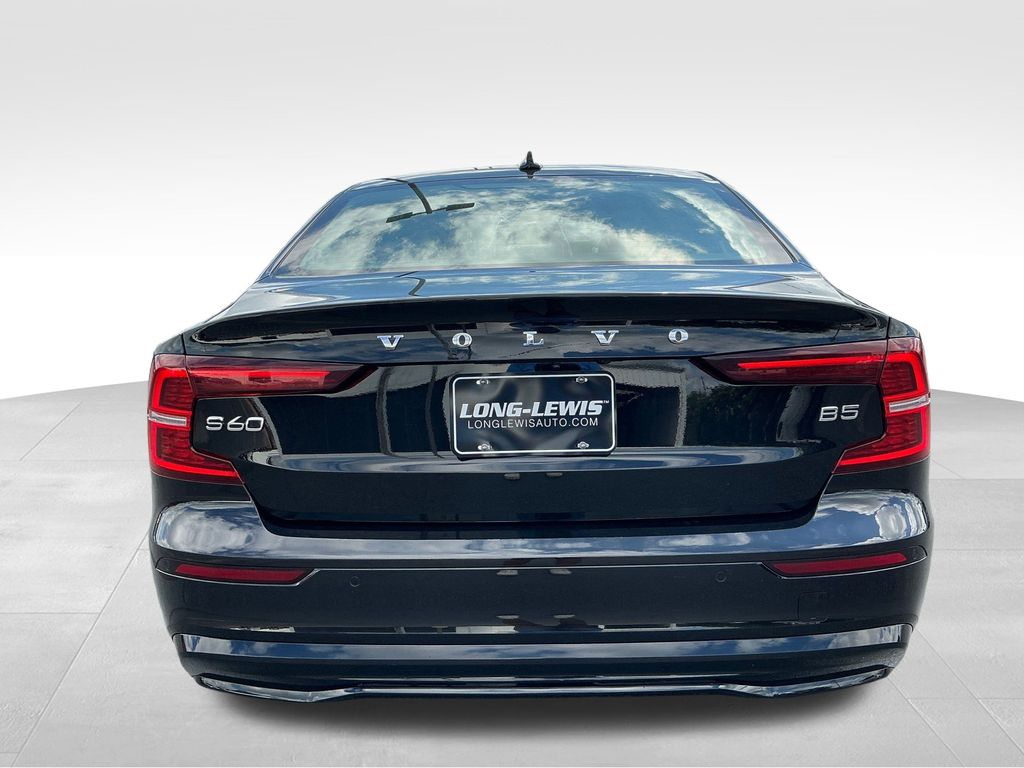 2024 Volvo S60 B5 Plus photo 4
