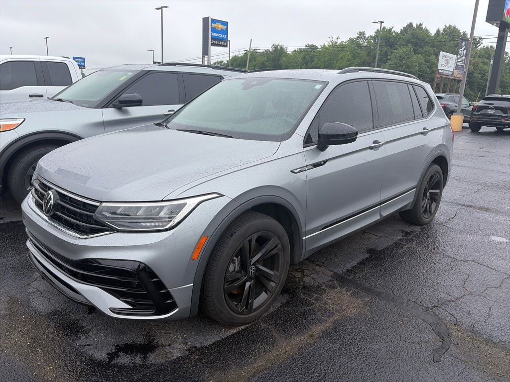 2023 Volkswagen Tiguan 2.0T SE R-Line Black's photo