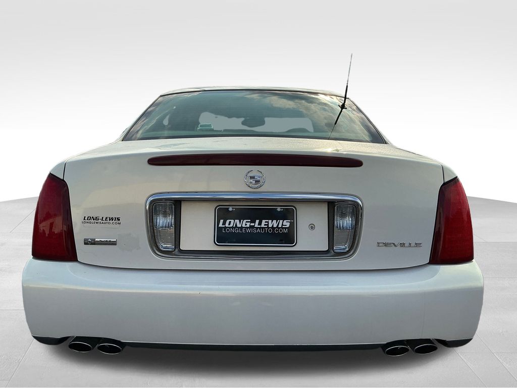 2004 Cadillac DeVille Base photo 4