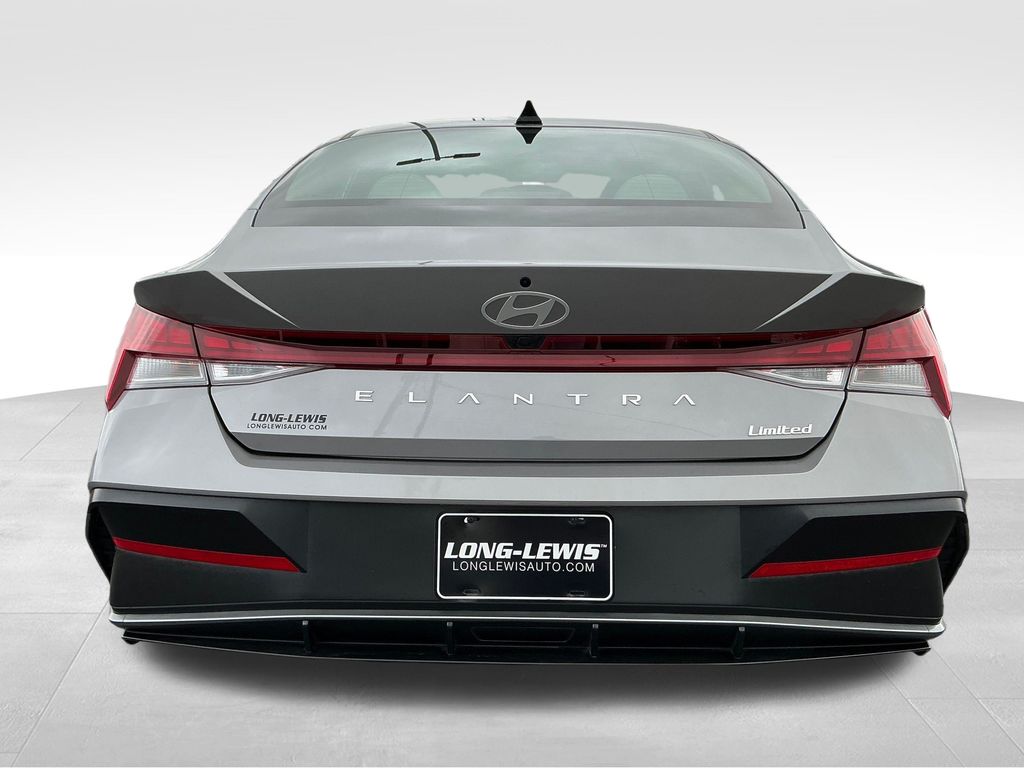 2025 Hyundai Elantra Limited photo 4