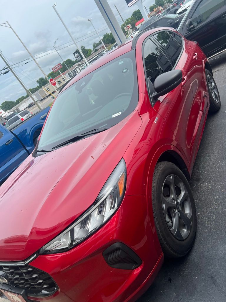 2024 Ford Escape ST-Line FWD's photo