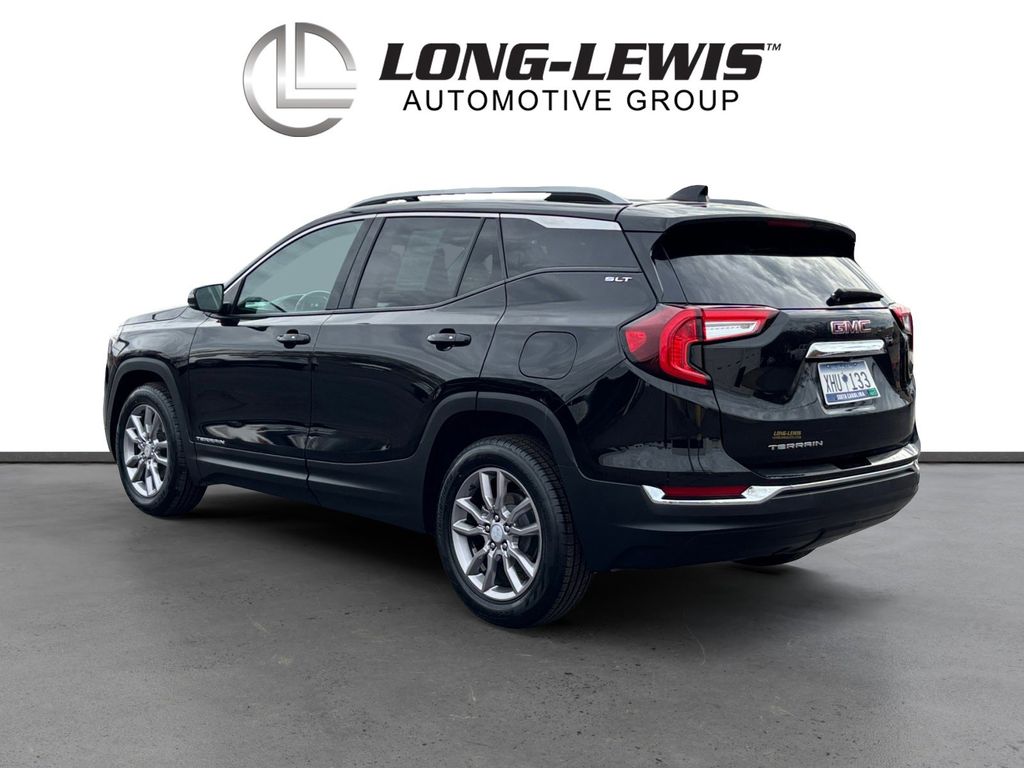2024 Gmc Terrain SLT photo 2