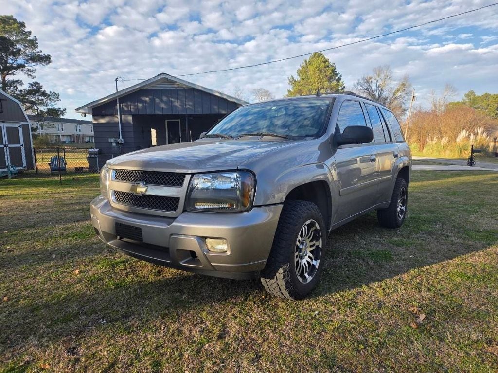 Used 2008 Chevrolet TrailBlazer  with VIN 1GNET13MX82164204 for sale in Muscle Shoals, AL