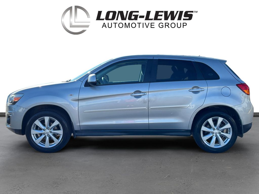 2015 Mitsubishi Outlander Sport ES photo 2