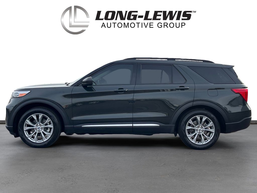 2023 Ford Explorer XLT photo 2