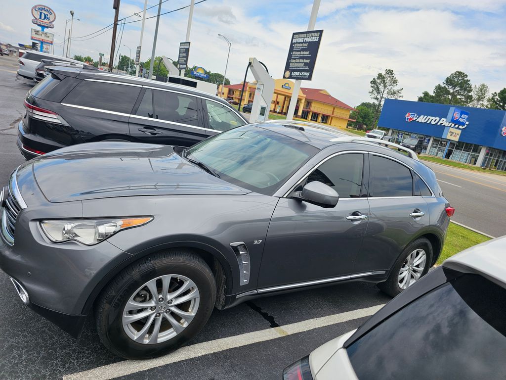 2016 INFINITI QX70 3.7's photo
