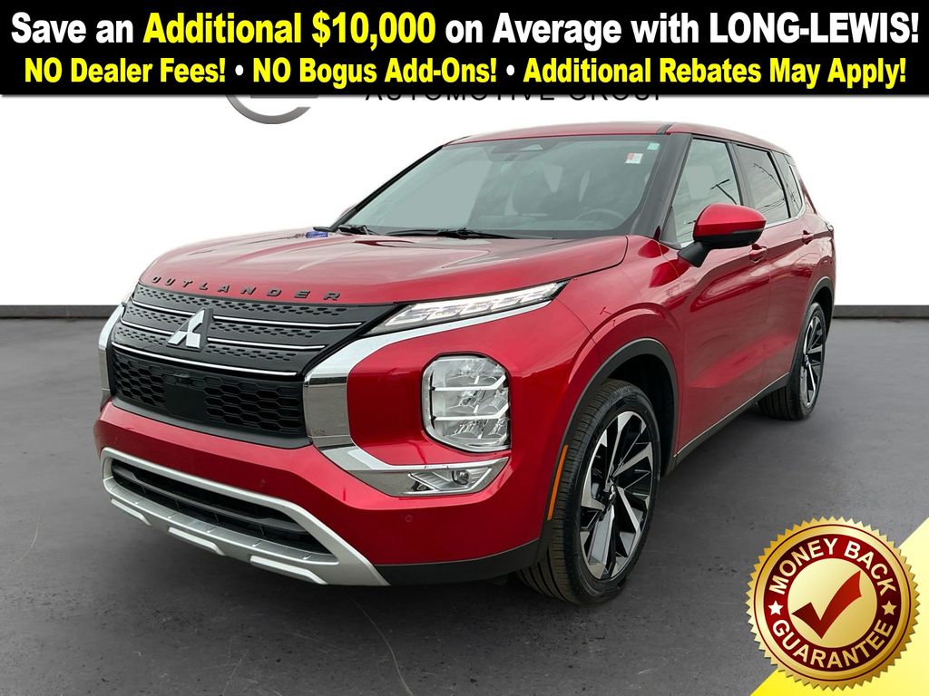 2024 Mitsubishi Outlander SE's photo