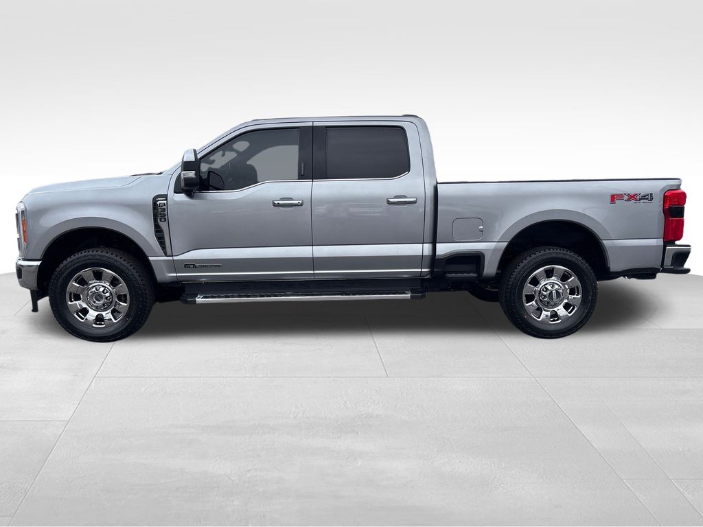 2023 Ford F-350 photo 2