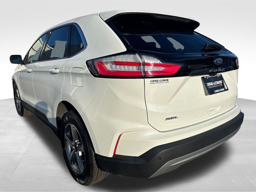 2024 Ford Edge SEL photo 2