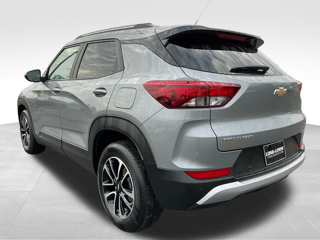 2024 Chevrolet Trailblazer LT photo 3