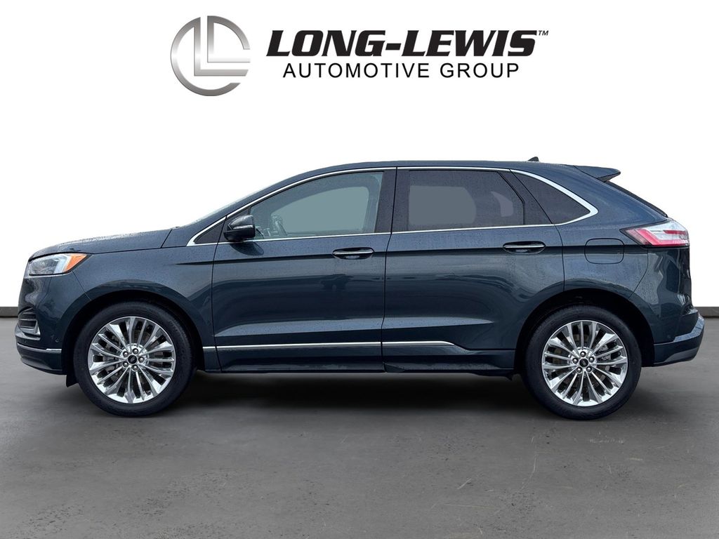 2024 Ford Edge Titanium photo 2
