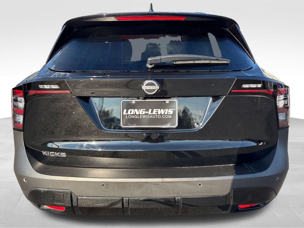 2025 Nissan Kicks SV photo 4