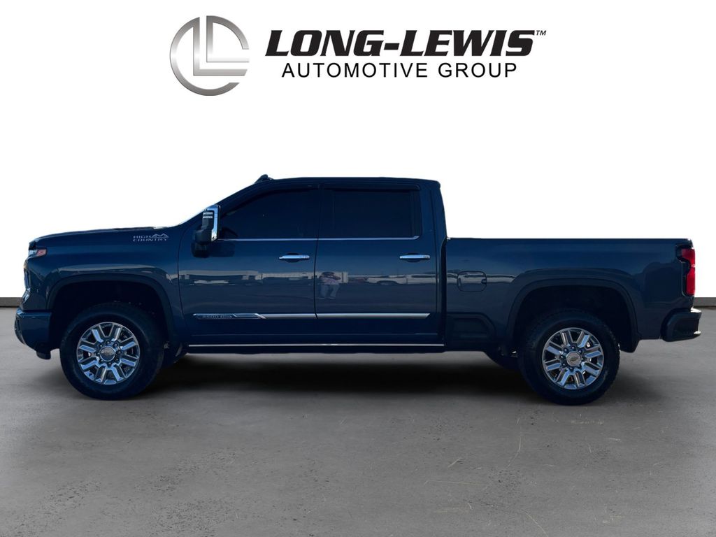 2025 Chevrolet Silverado 2500HD High Country photo 2