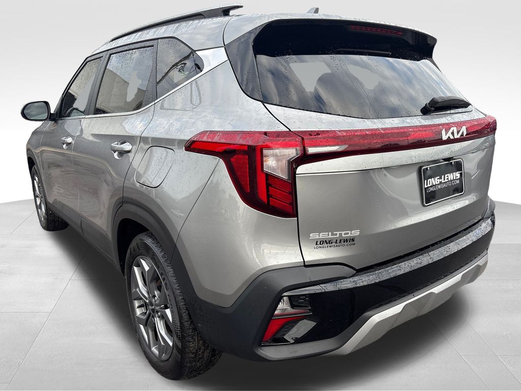 2024 Kia Seltos S photo 2