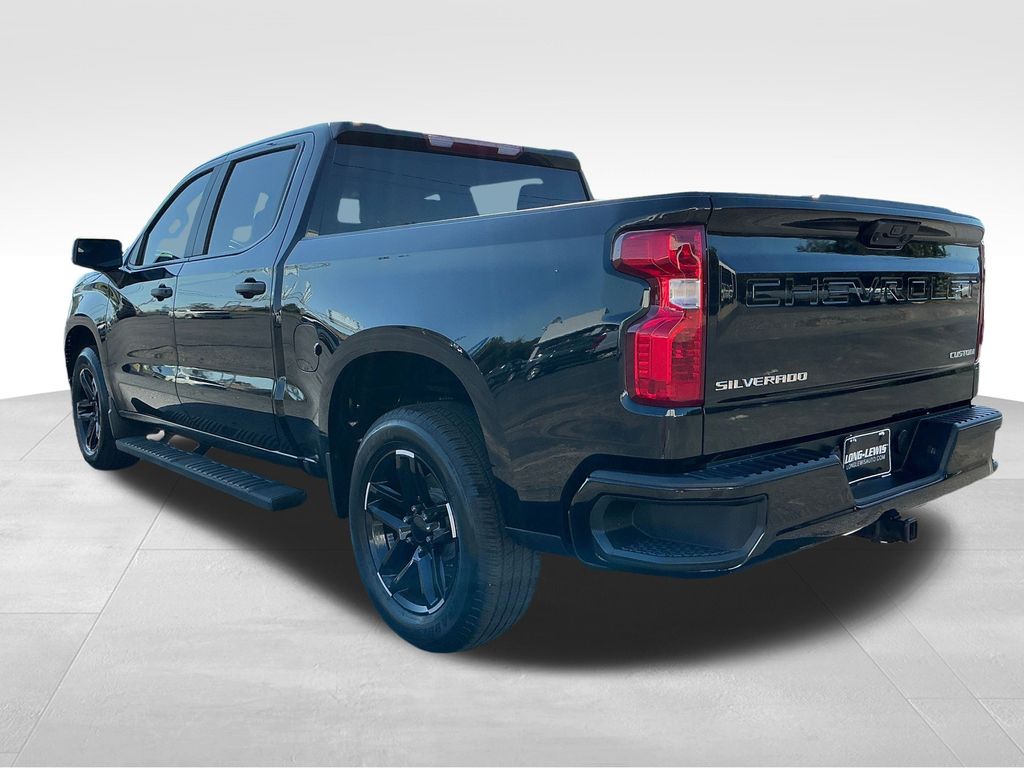 2024 Chevrolet Silverado 1500 Custom photo 2
