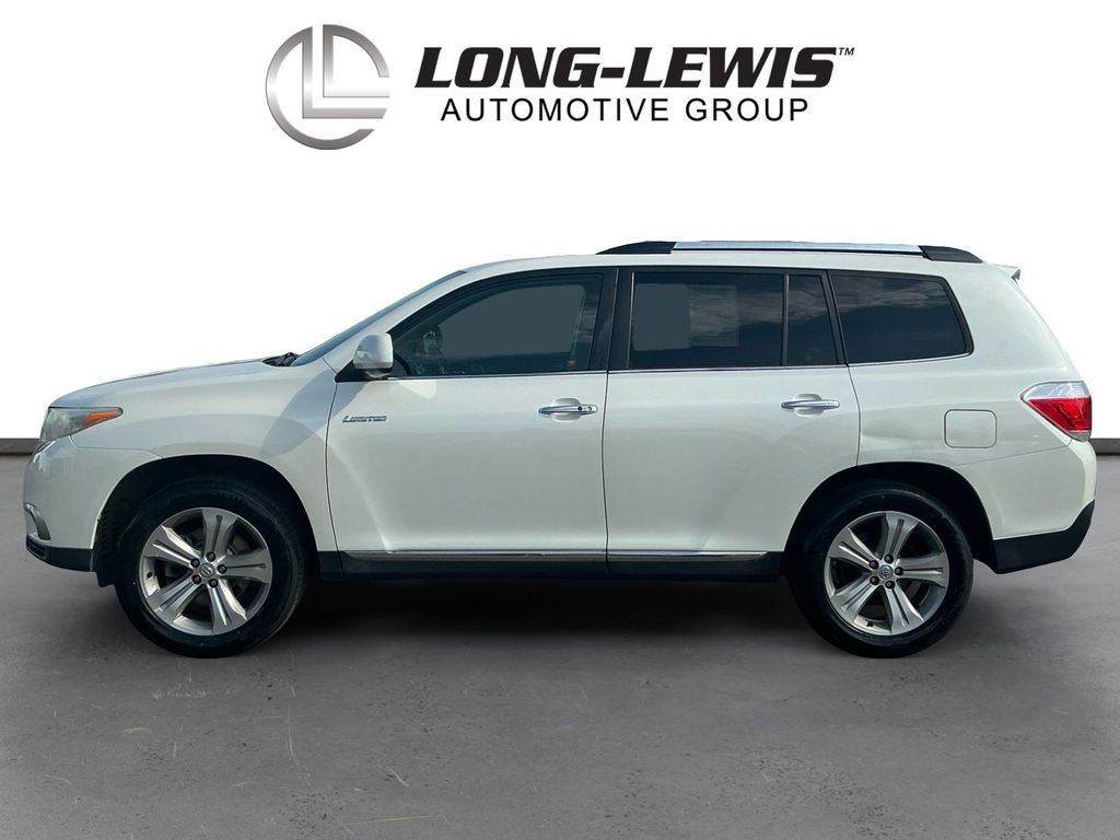 Used 2013 Toyota Highlander Limited with VIN 5TDYK3EH4DS106743 for sale in Muscle Shoals, AL