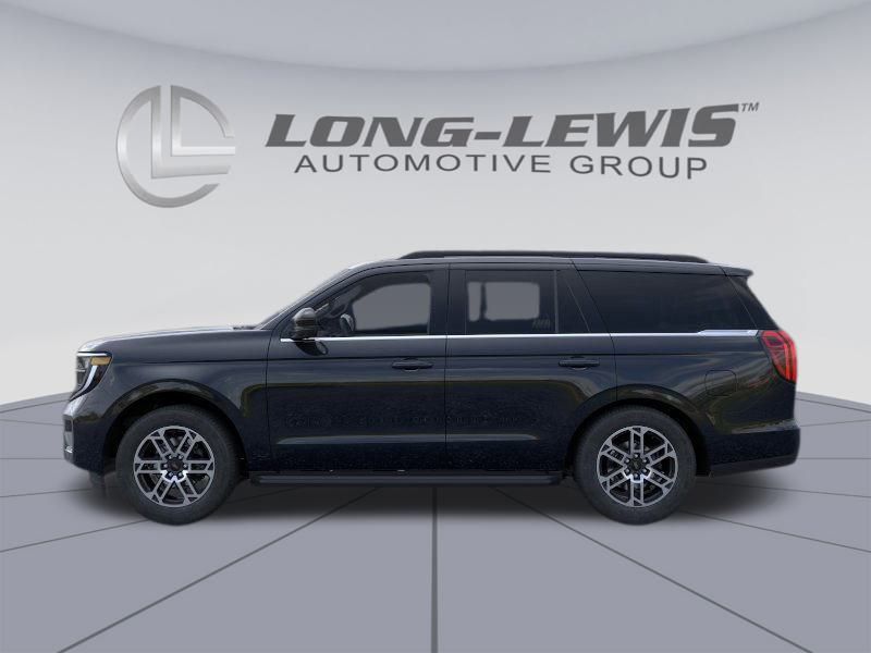 2025 Ford Expedition photo 3