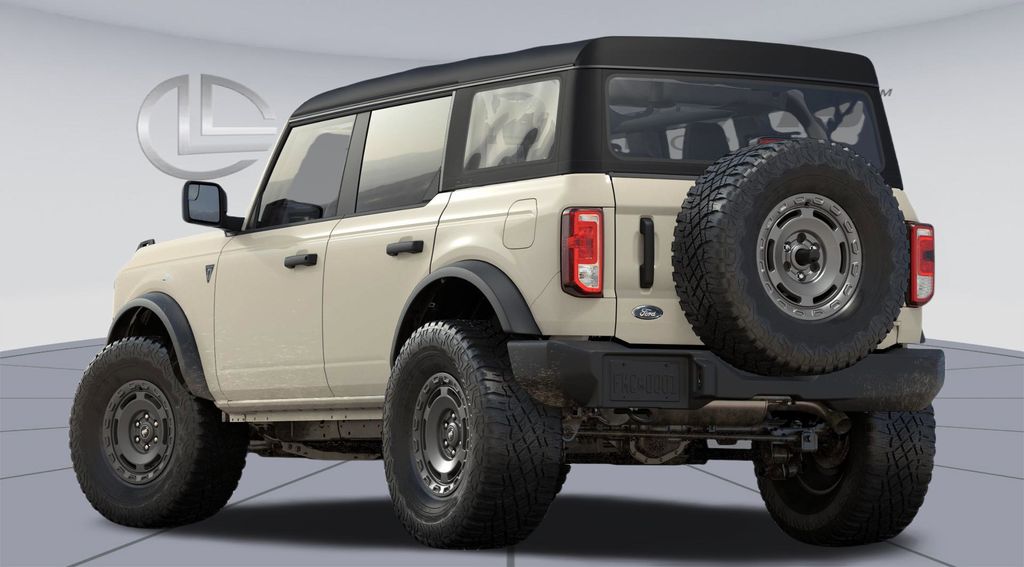 2025 Ford Bronco Base photo 2