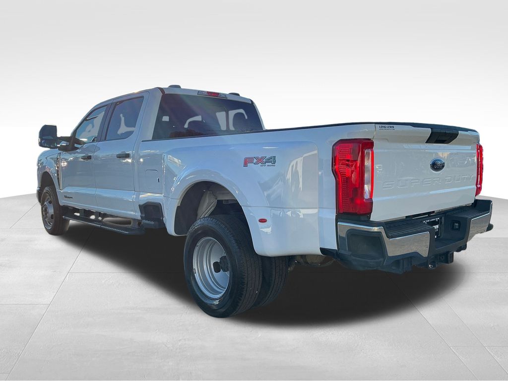 2023 Ford F-350 photo 3