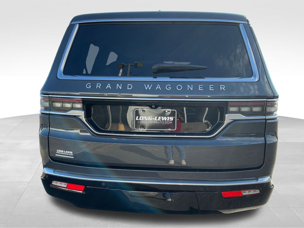 2023 Jeep Grand Wagoneer Base photo 4