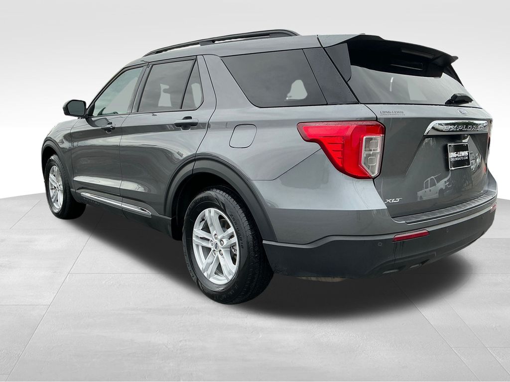 2023 Ford Explorer XLT photo 2