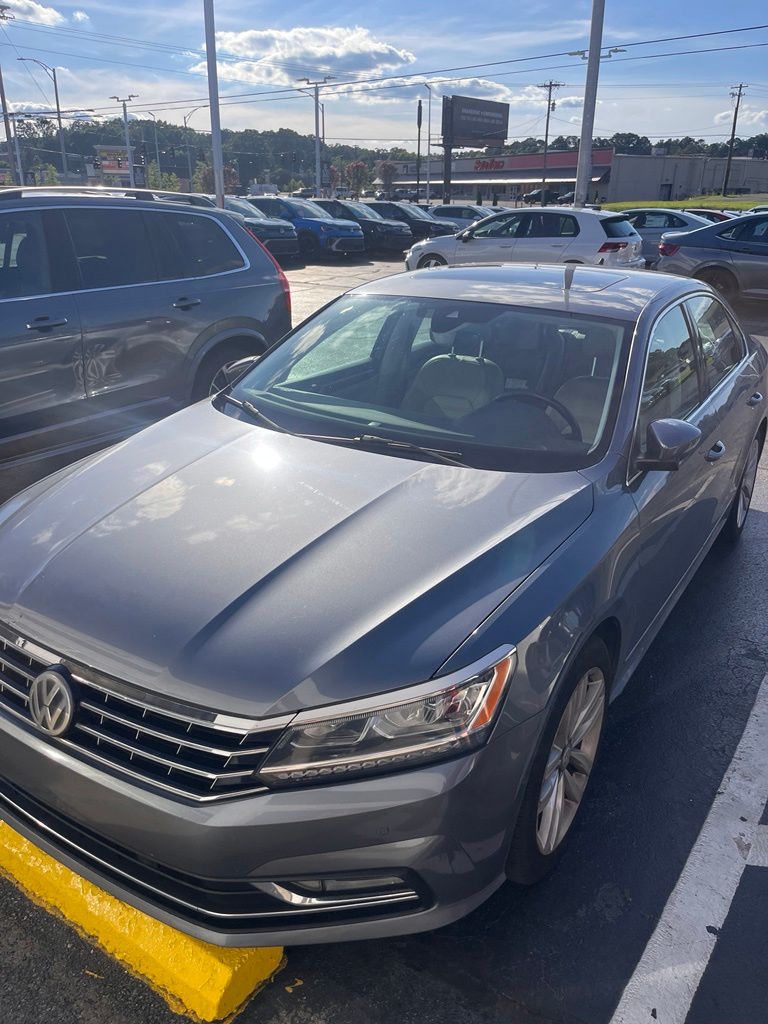 2017 Volkswagen Passat 1.8T SEL Premium Auto's photo