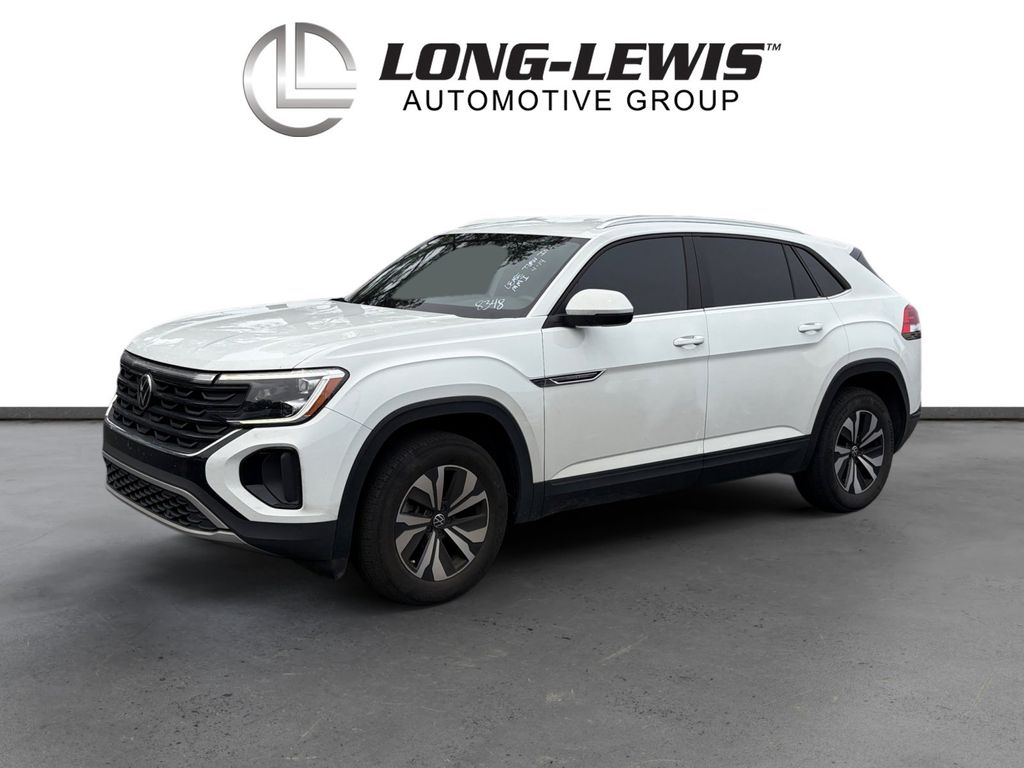2024 Volkswagen Atlas Cross Sport 2.0T SE's photo