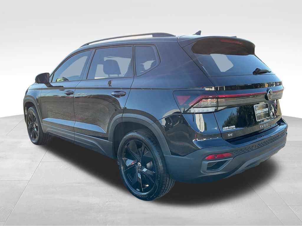 2025 Volkswagen Taos SE photo 3