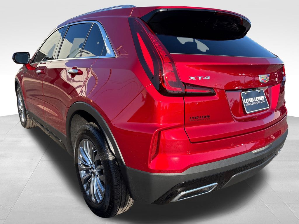 2025 Cadillac XT4 Premium Luxury photo 3
