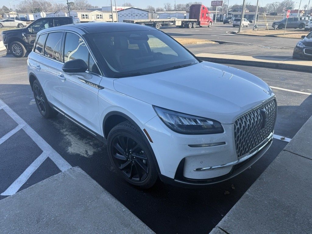 2023 Lincoln Corsair FWD's photo