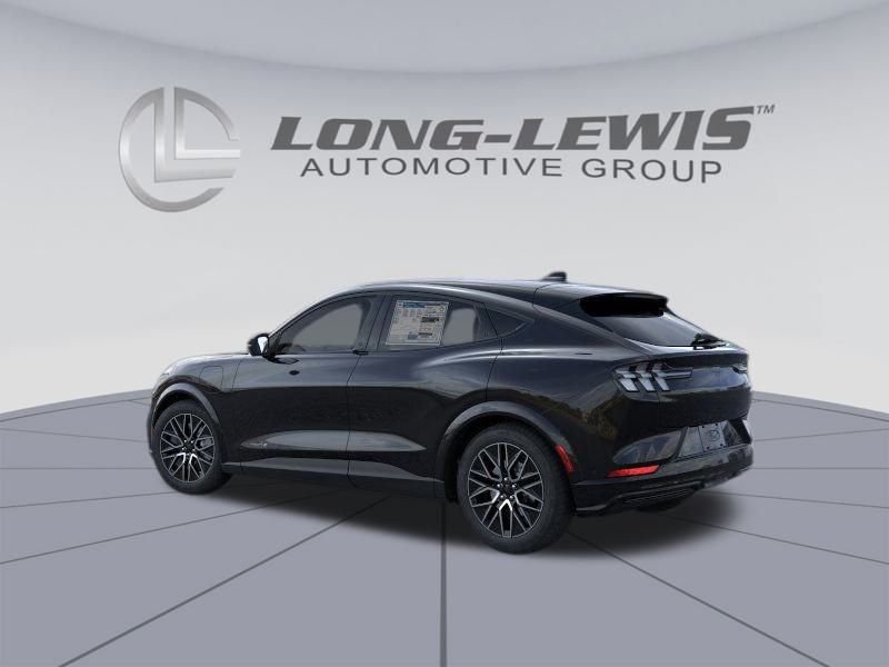2025 Ford Mustang Mach-E Premium photo 4