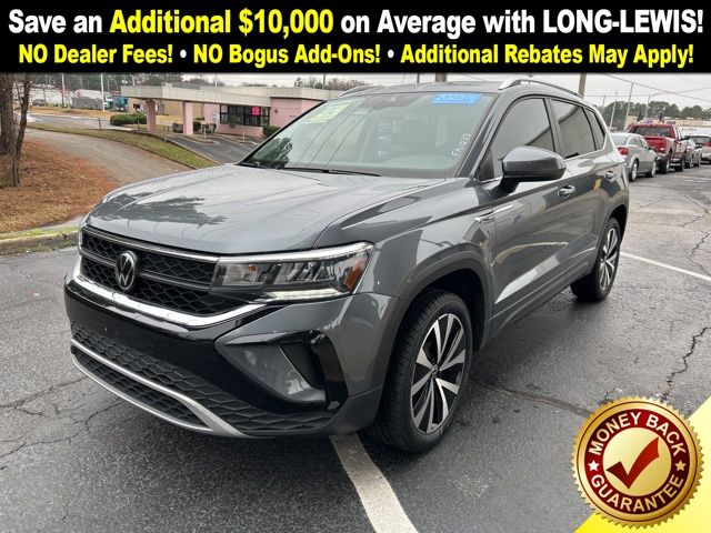 2023 Volkswagen Taos SE's photo