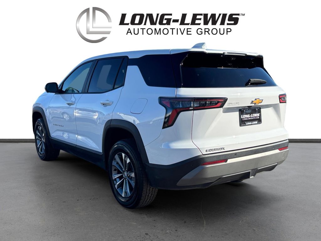 2025 Chevrolet Equinox LT photo 3