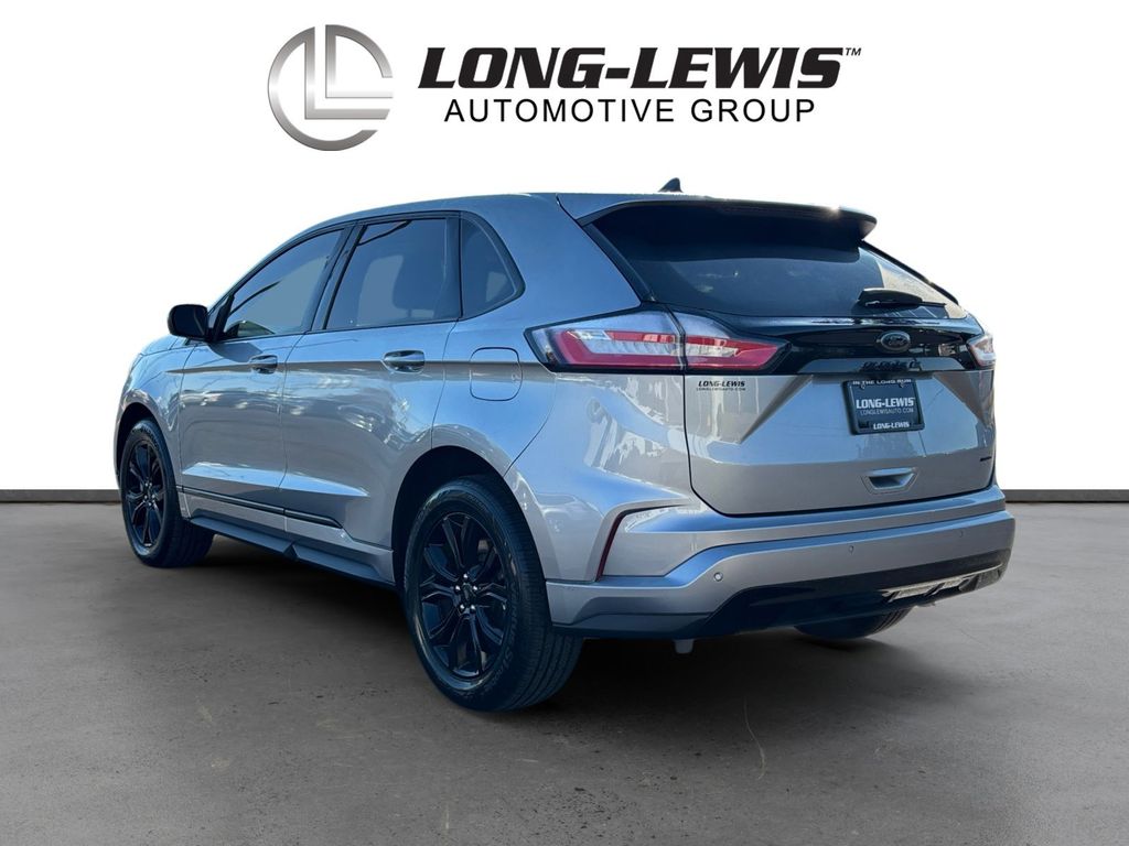 2024 Ford Edge SE photo 2
