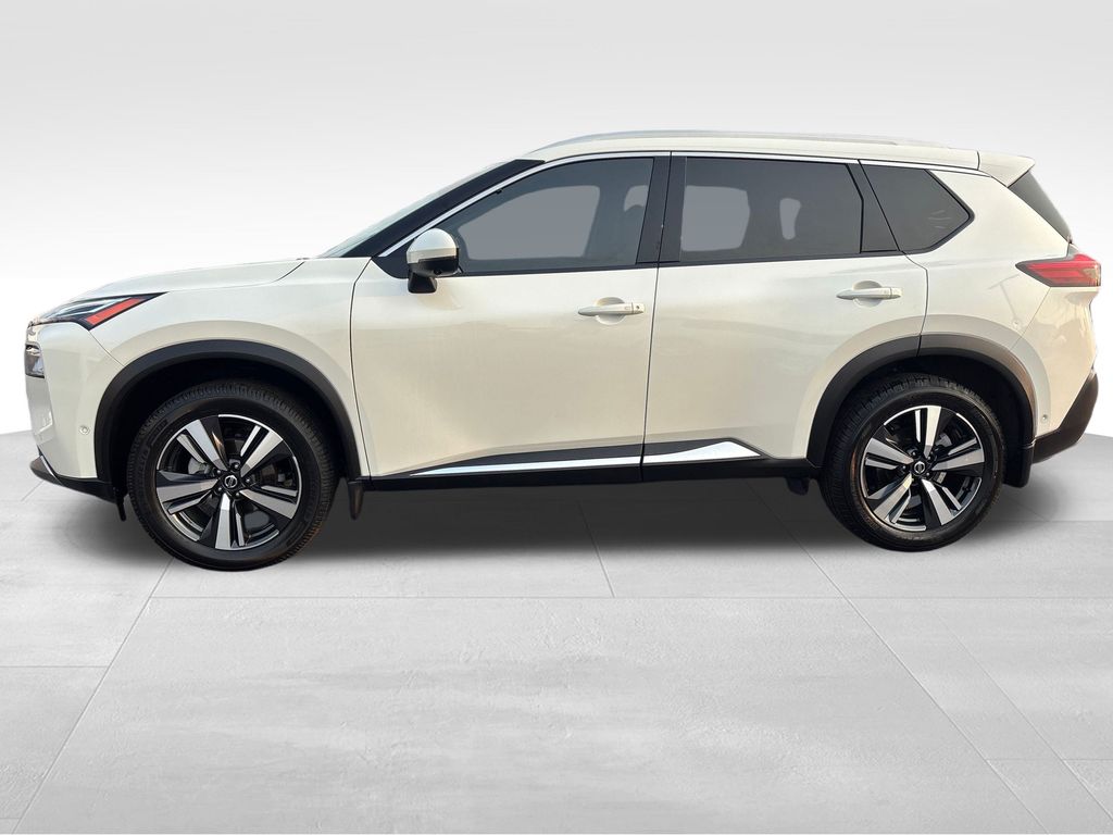 2021 Nissan Rogue Platinum photo 2