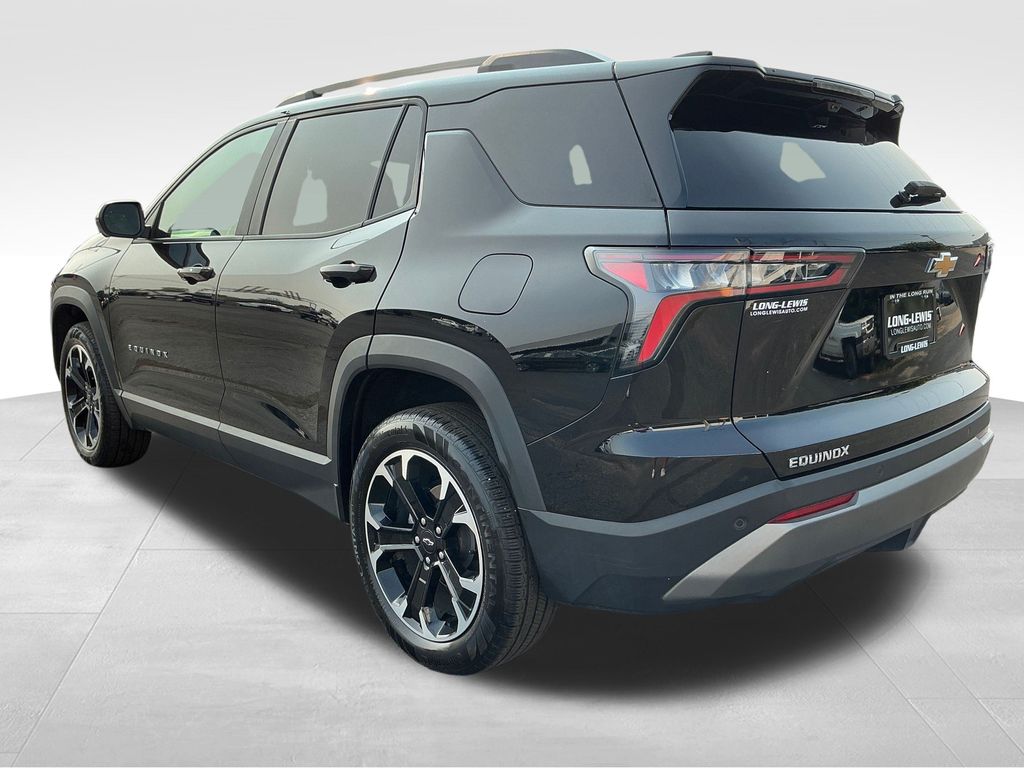 2025 Chevrolet Equinox LT photo 3