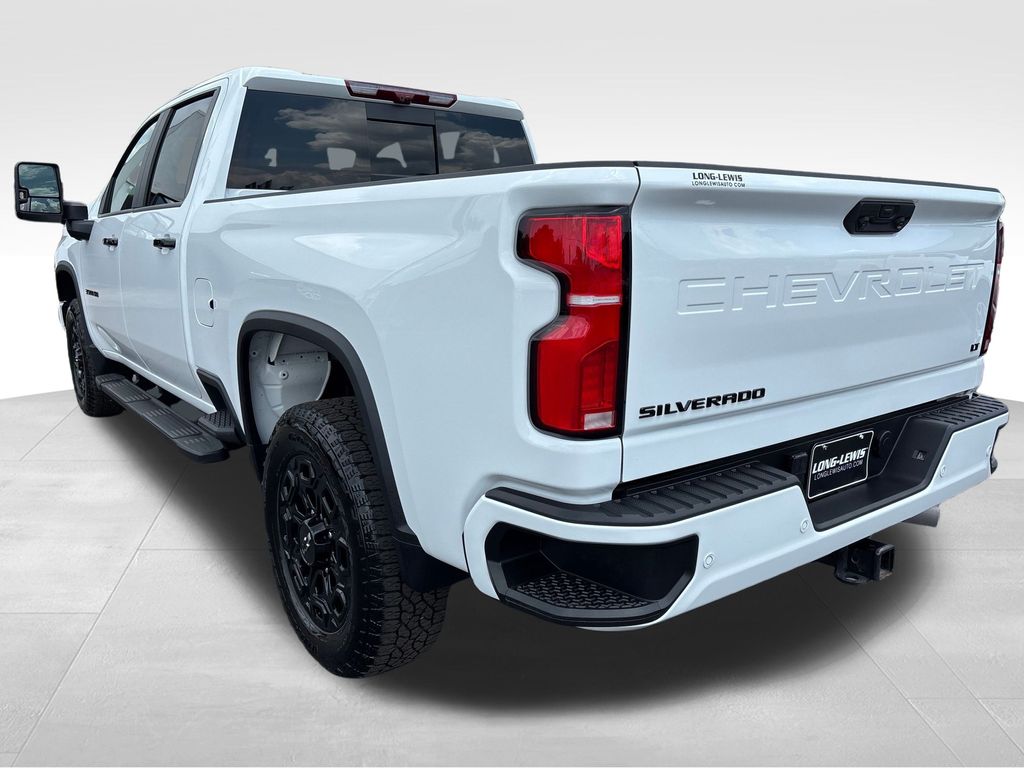 2024 Chevrolet Silverado 3500HD LT photo 3