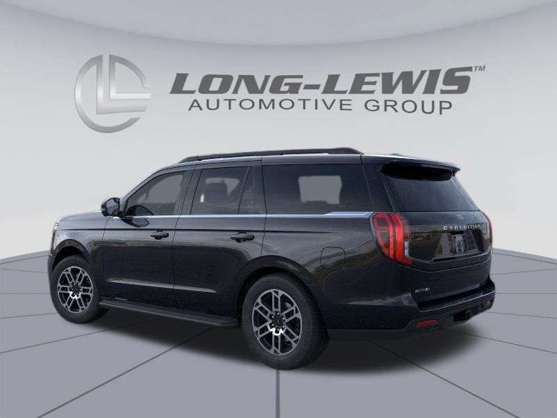 2025 Ford Expedition photo 4