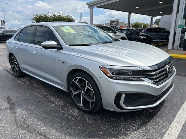 2020 Volkswagen Passat 2.0T R-Line photo 3
