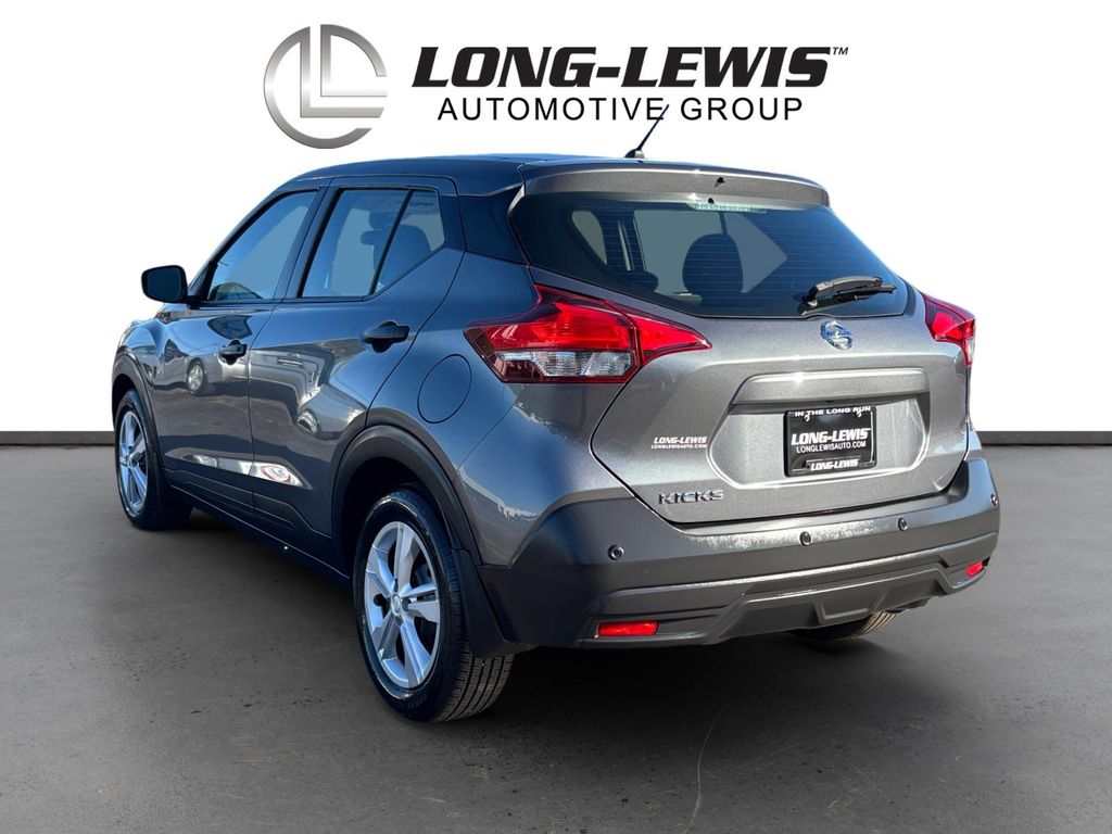 2020 Nissan Kicks S photo 3