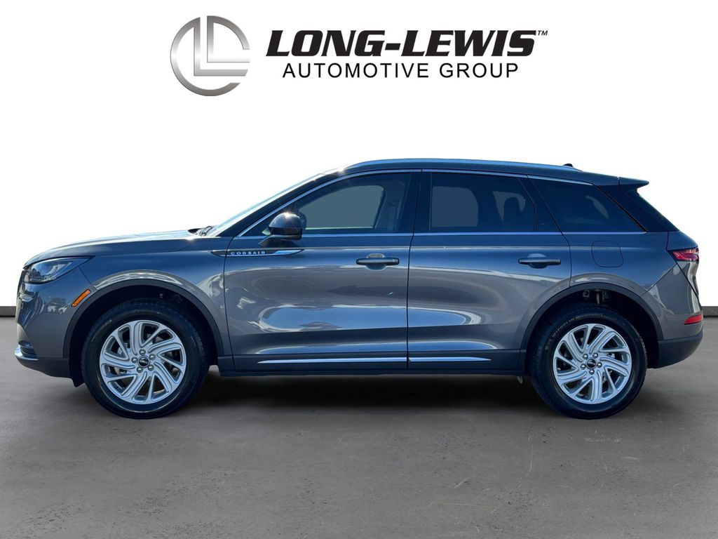 2022 Lincoln Corsair Standard photo 2