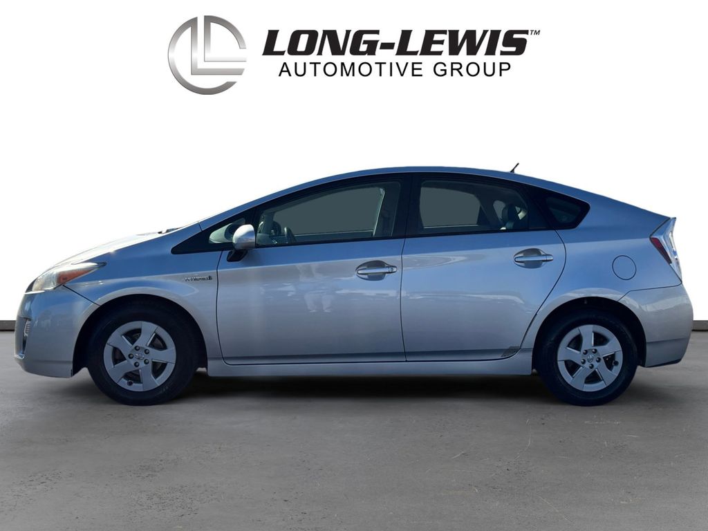 2011 Toyota Prius photo 2