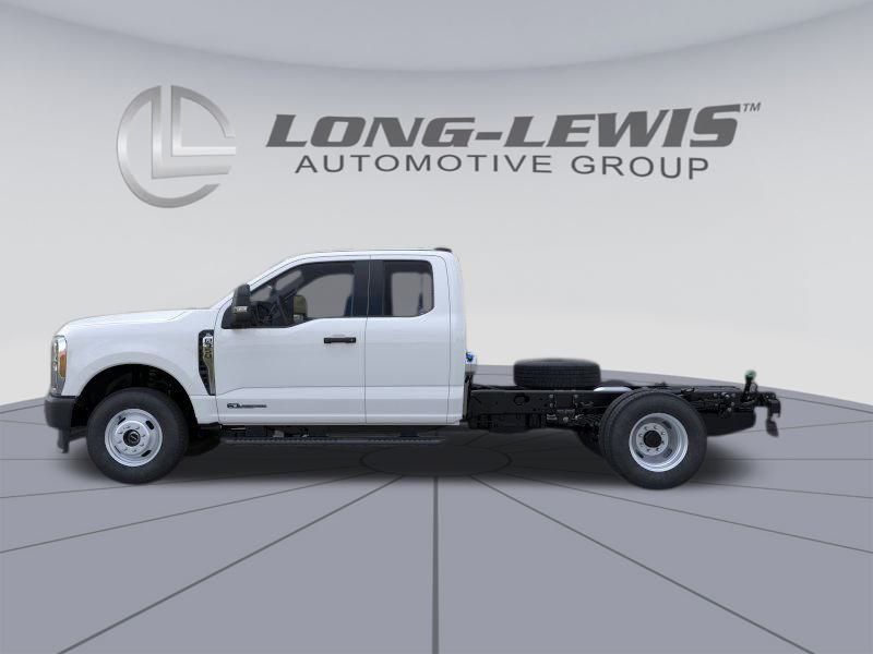 2026 Ford F-350 photo 3