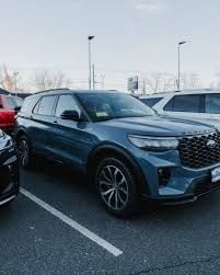 2025 Ford Explorer ST-LINE RWD (PL535)'s photo