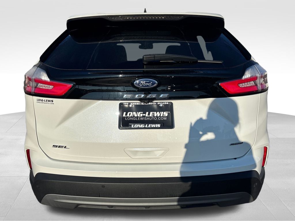 2024 Ford Edge SEL photo 3