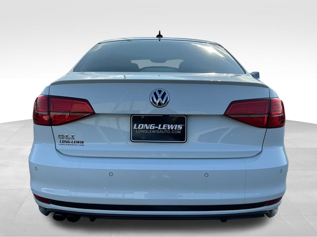 2017 Volkswagen Jetta GLI photo 4