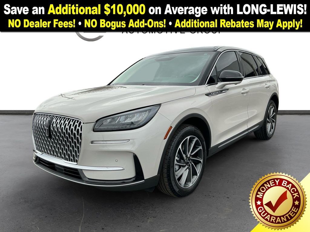 2023 Lincoln Corsair Base's photo