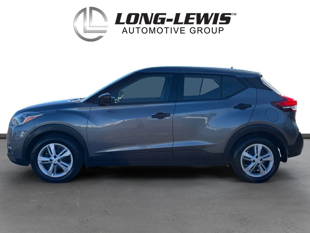 2020 Nissan Kicks S photo 2